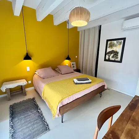 Nid Douillet Sur Roof Apartman *